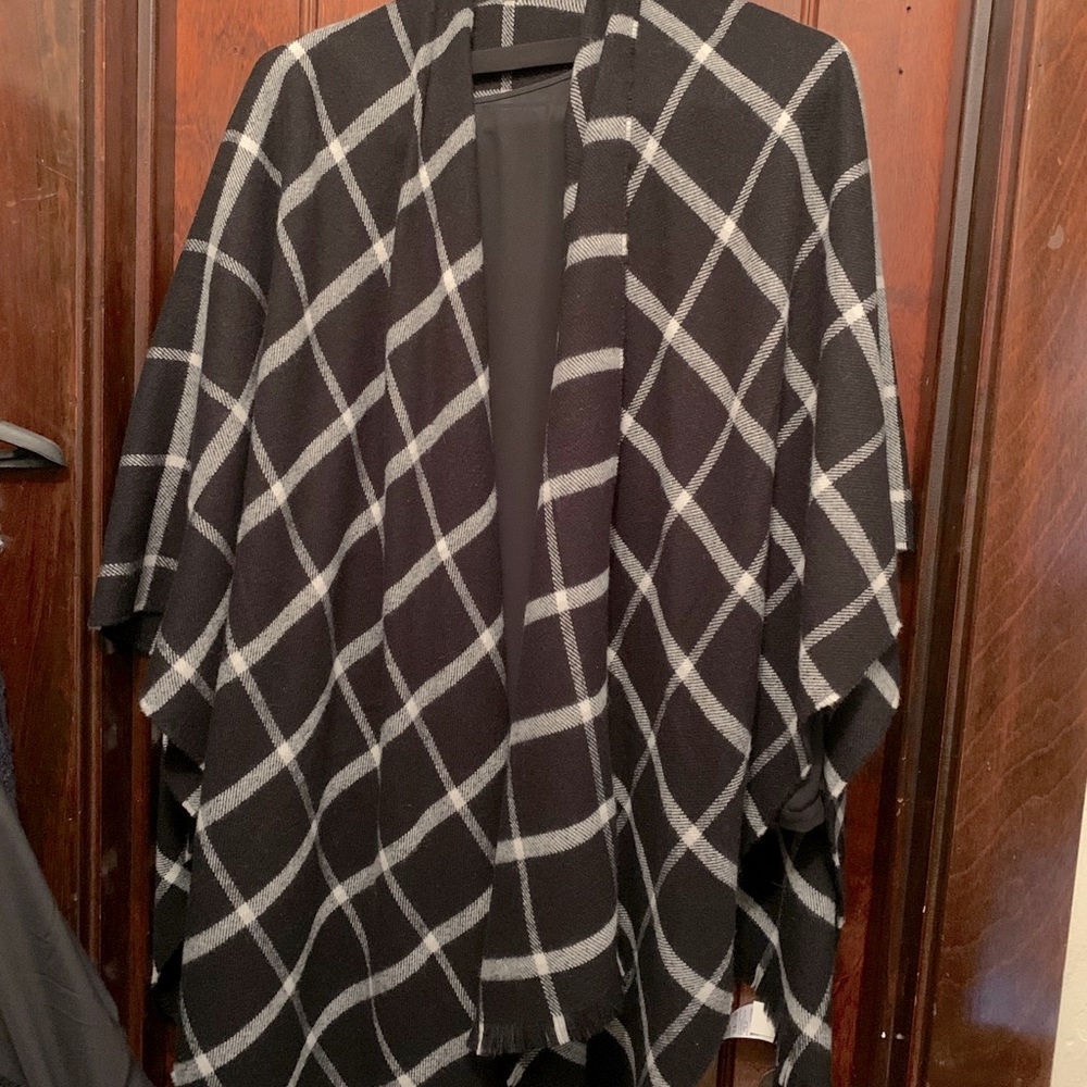Sweater/shawl